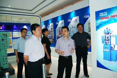 2010年，浙江省副省長(zhǎng)王建滿考察天通